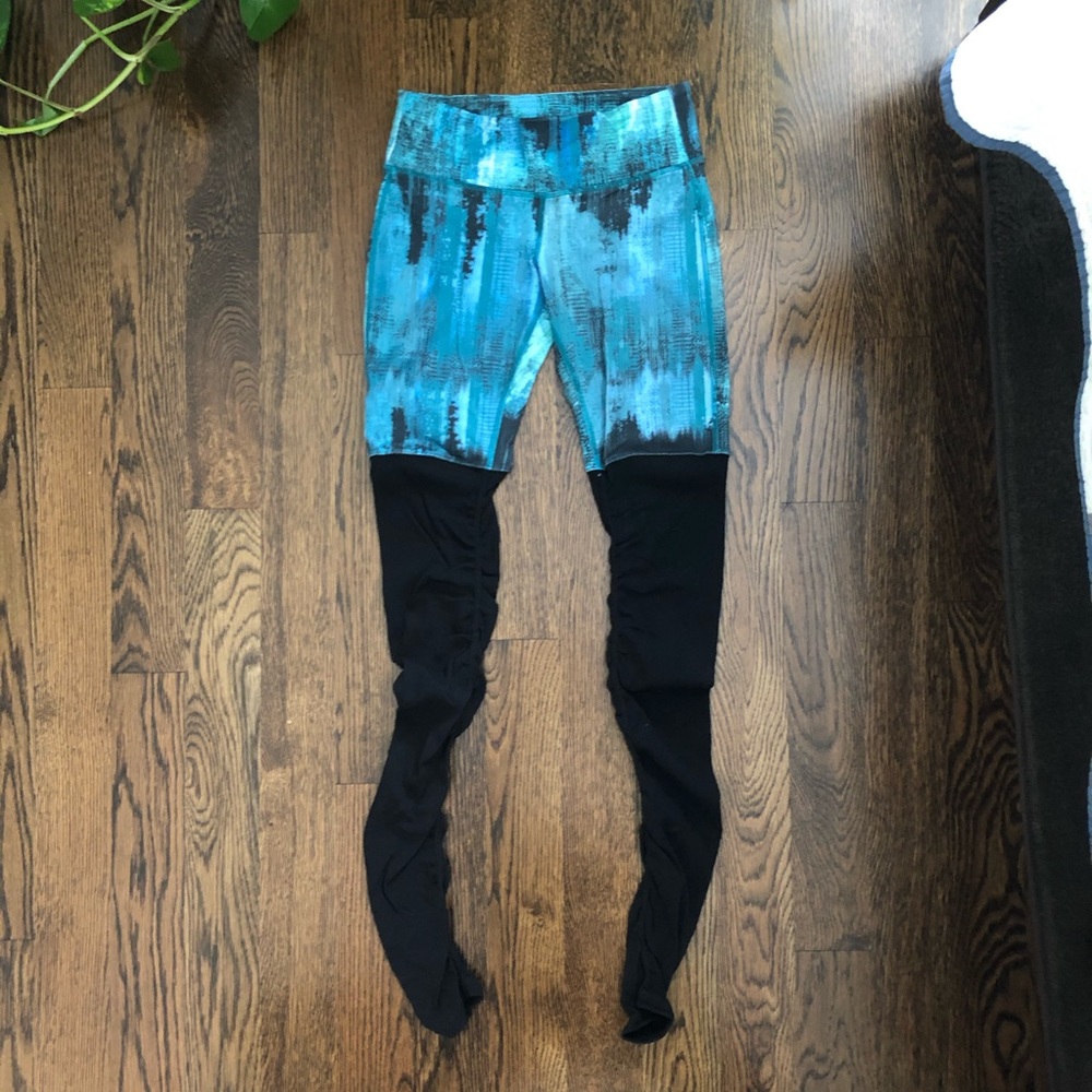 Alo Yoga Goddess Leggings in Teal/Black - Small